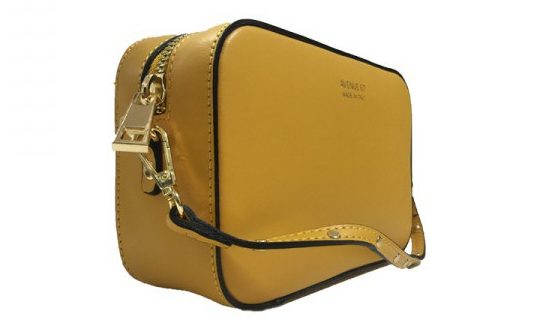 Avenue 67: Mira Pochette