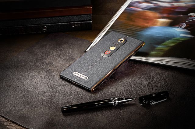 Smartphone Alpha One di Tonino Lamborghini