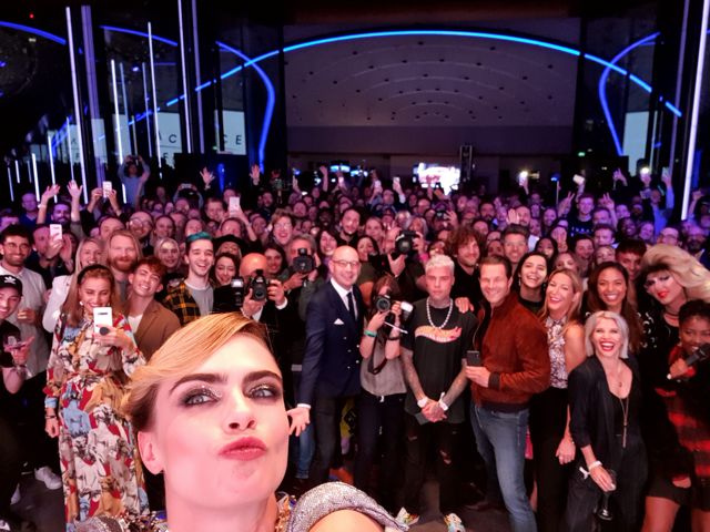 Samsung: Primo Selfie al Mondo inviato nello Spazio