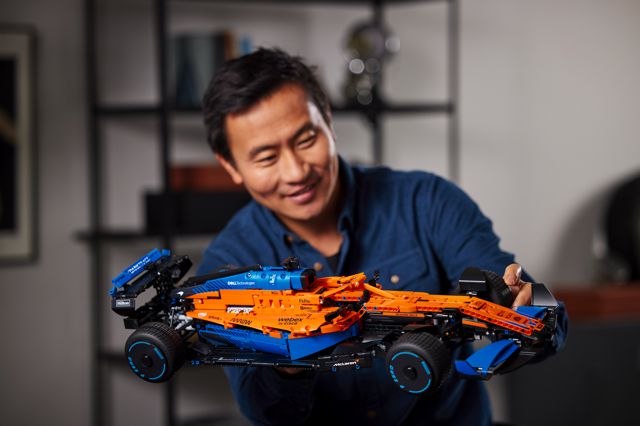 LEGO Scende in Pista con il Nuovo Set Monoposto McLaren Formula 1™ LEGO Technic