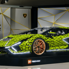 Lamborghini Sián FKP 37 Realizzata con oltre 400.000 Elementi LEGO