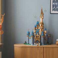 LEGO e Disney fanno Sognare i Fan con il Nuovo Set LEGO Castello Disney
