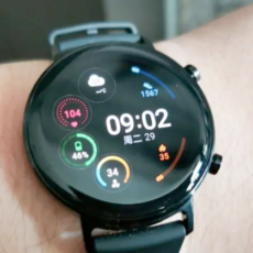 La Nascita e lo Sviluppo dell’Orologio Smart con Schermo Tattile: L’Orologio Touch Huawei